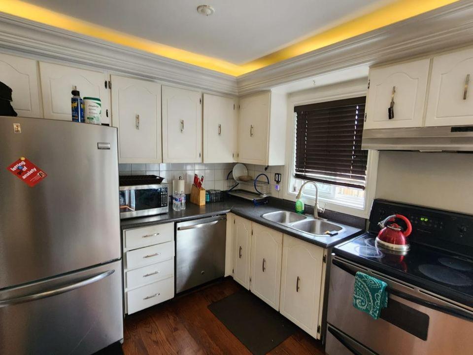 Nathan'S Place Brampton Exterior photo